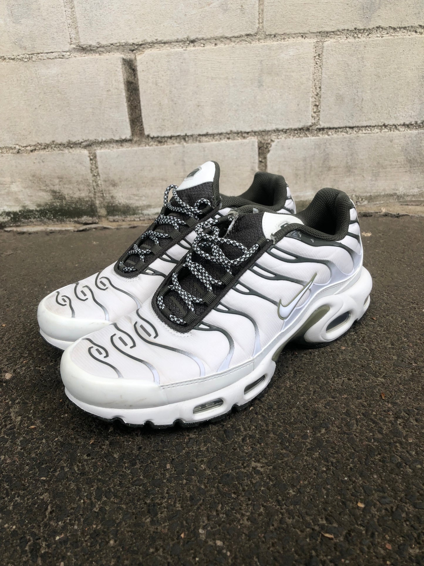 Nike TN OG Olive Schuhe 42