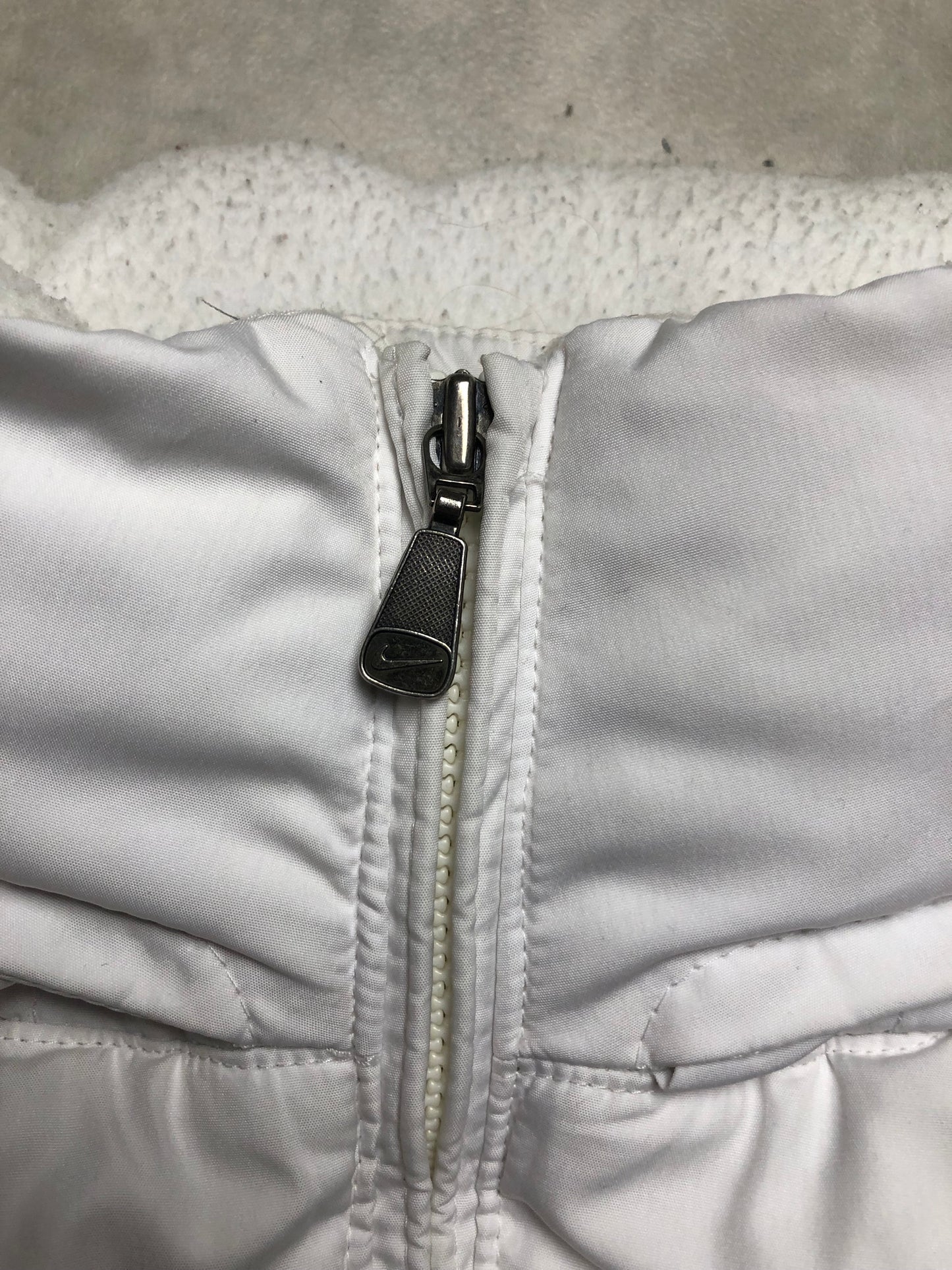 Nike Puffer Weste weiß L