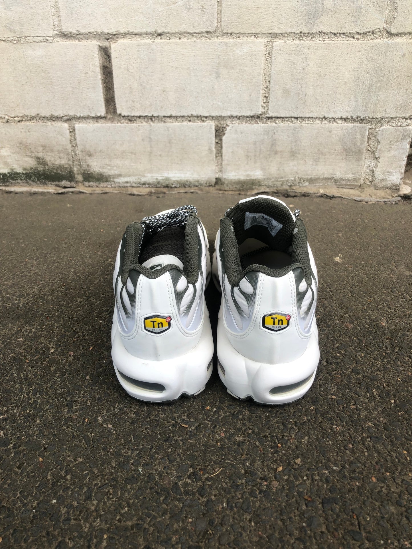 Nike TN OG Olive Schuhe 42