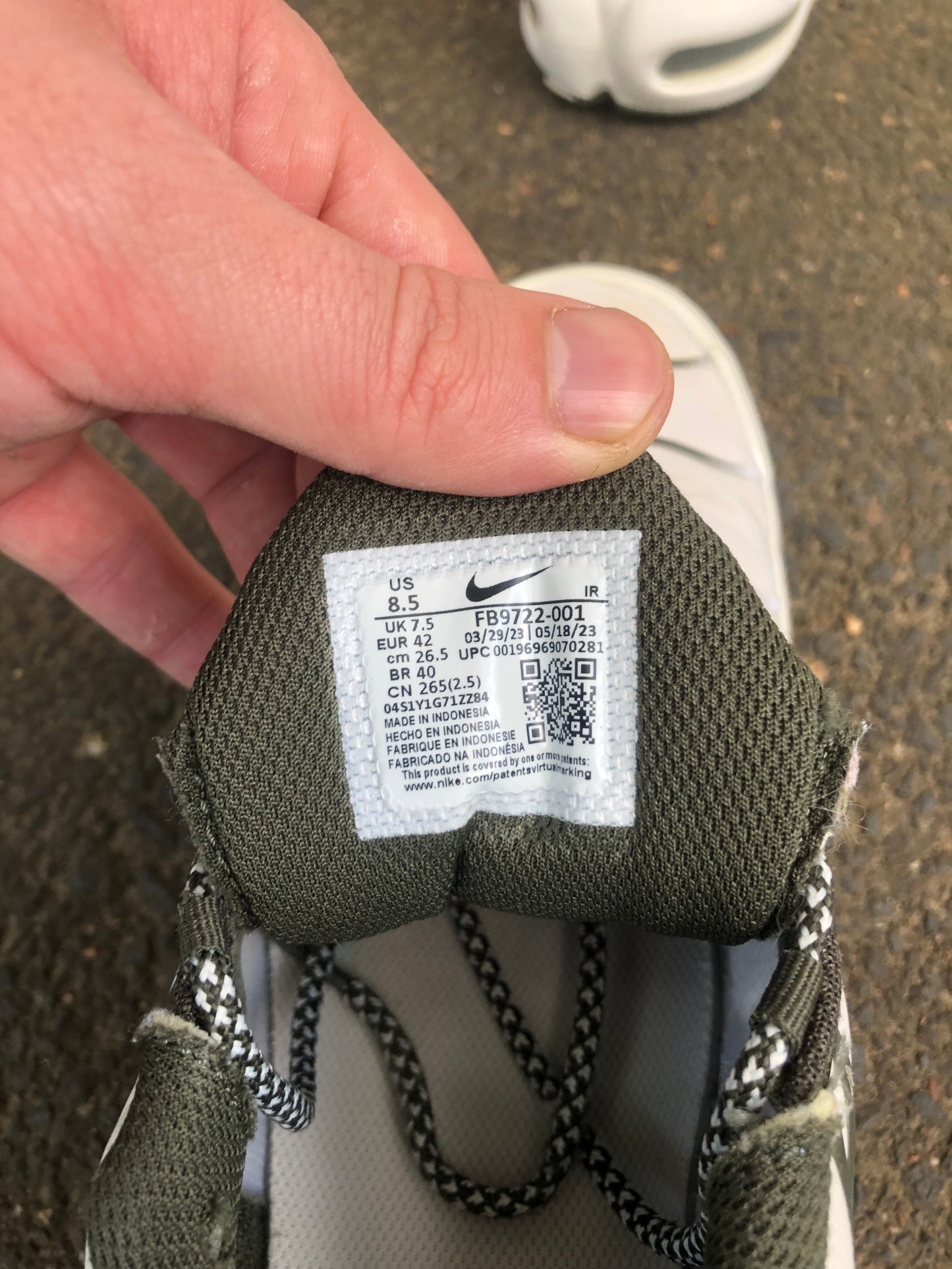 Nike TN OG Olive Schuhe 42