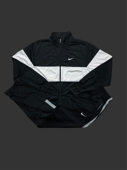 Nike Tracksuit XL