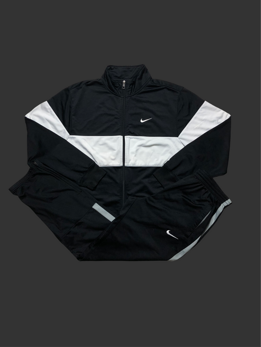 Nike Tracksuit XL