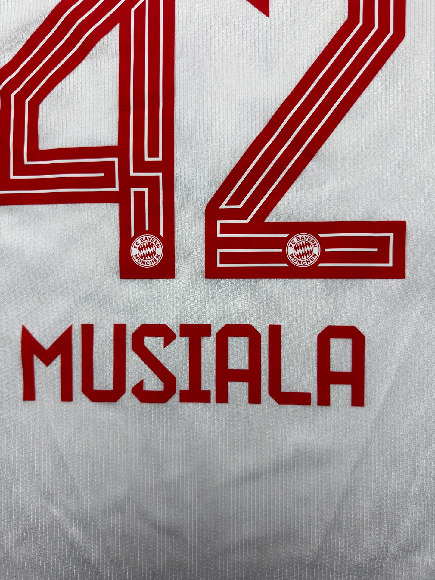 Bayern München Jamal Musiala Trikot Adidas S