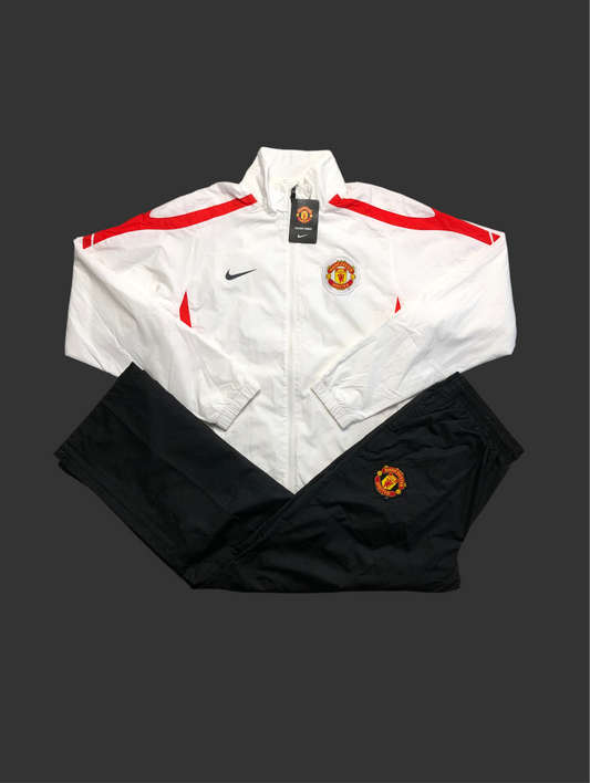 Manchester United Tracksuit Nike M (komplett neu, mit Tags)