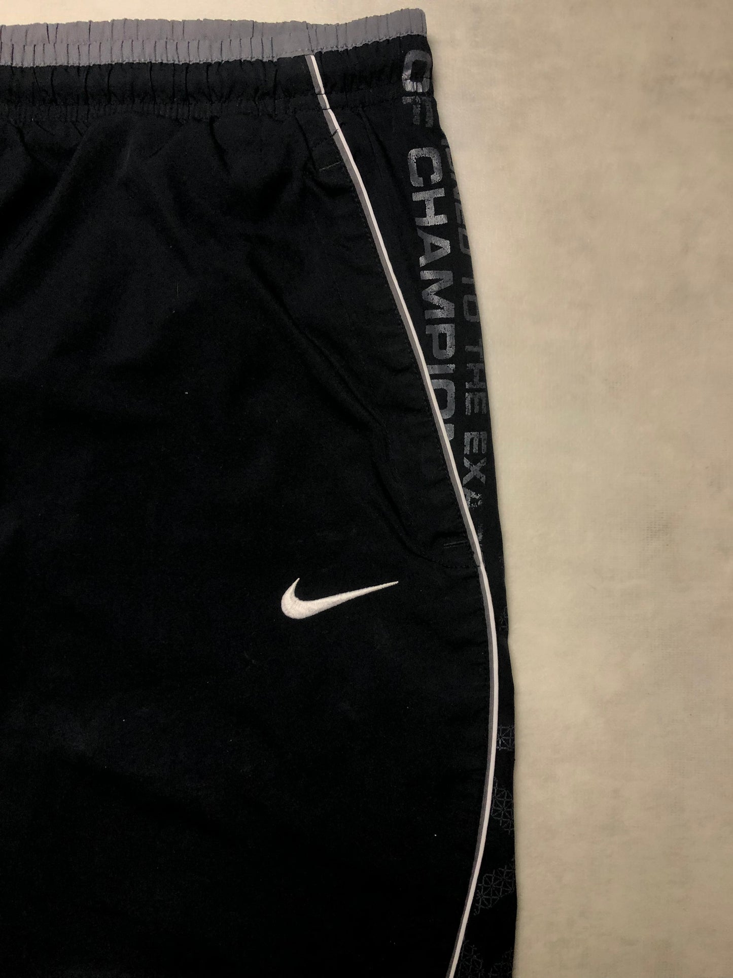 Nike Air Max Trackpants schwarz L