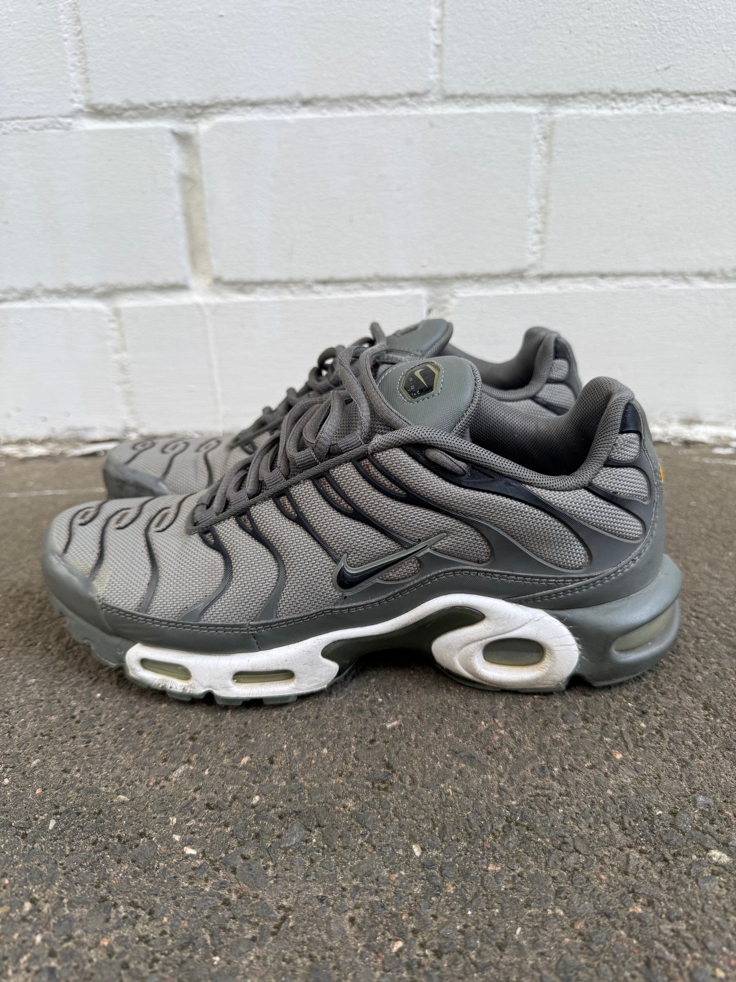 Nike TN OG Dark Stucco Schuhe 40,5