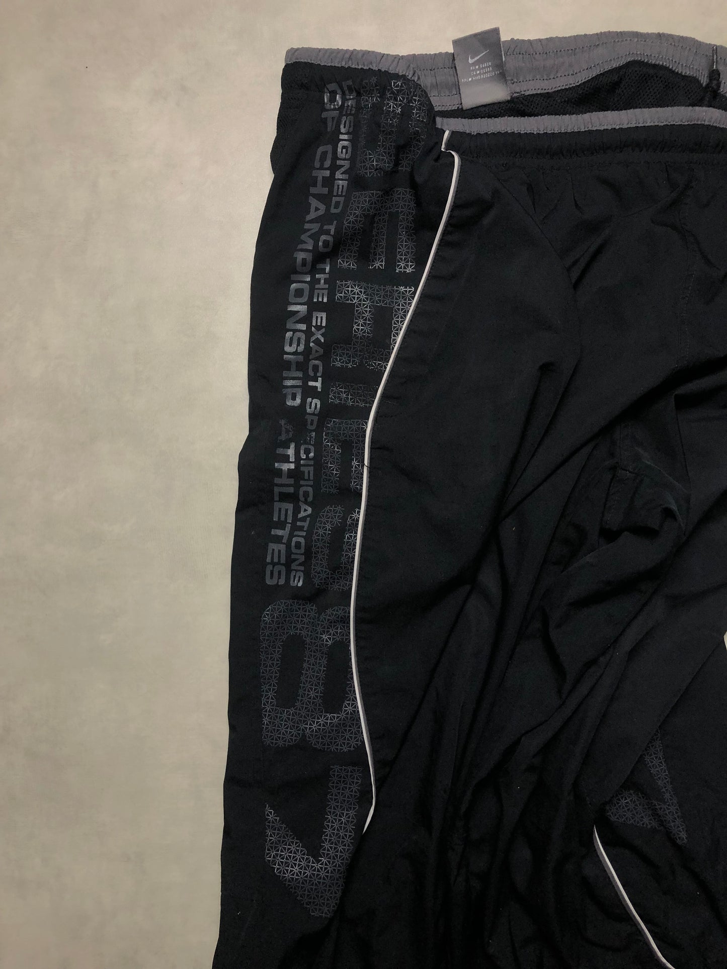 Nike Air Max Trackpants schwarz L