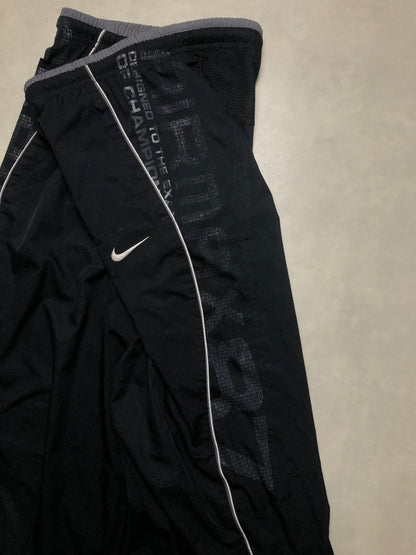 Nike Air Max Trackpants schwarz L