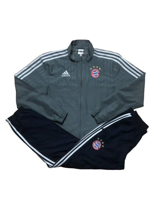 Bayern München Tracksuit Adidas Größe S