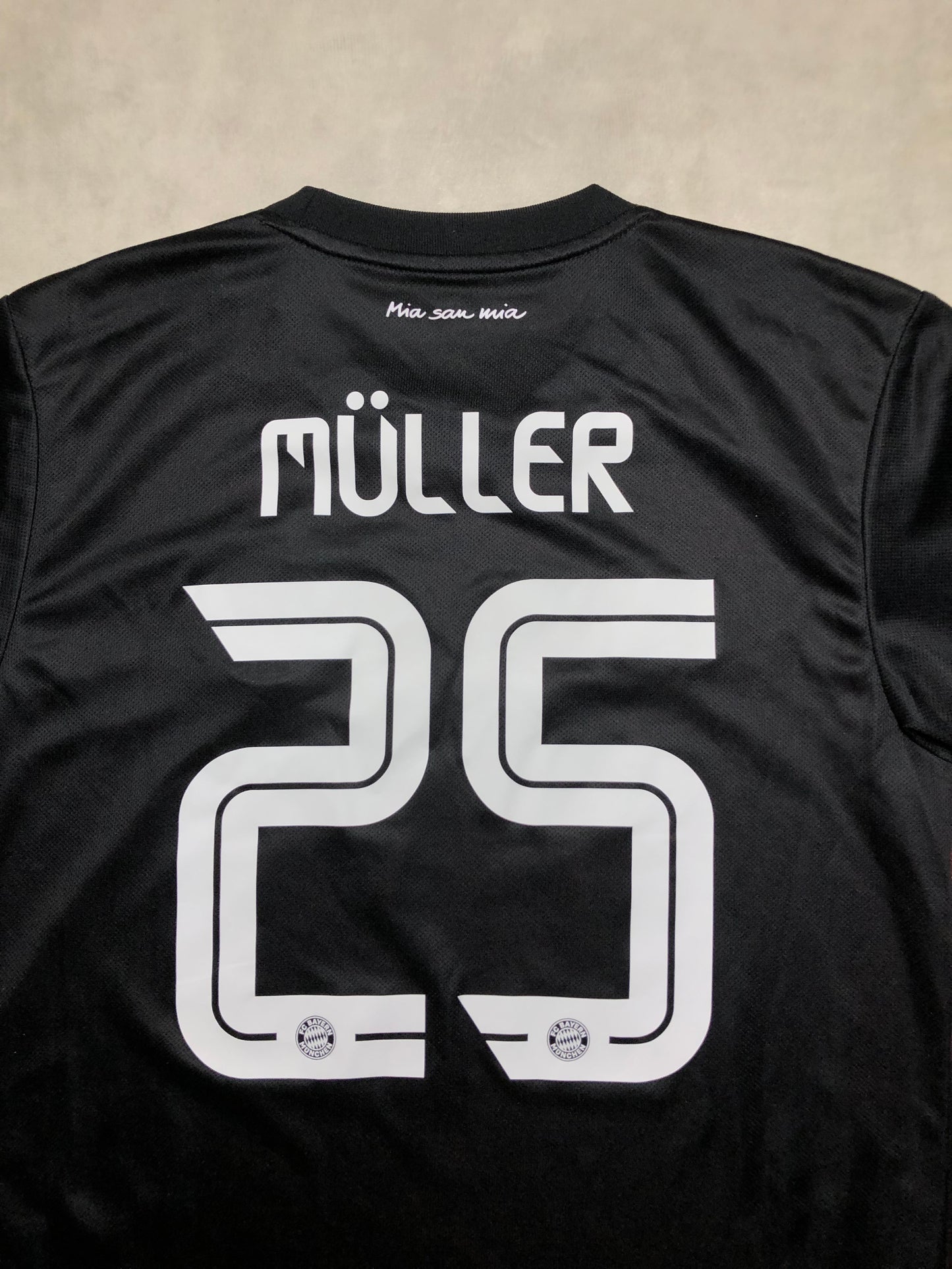 Bayern München Thomas Müller Trikot Adidas S