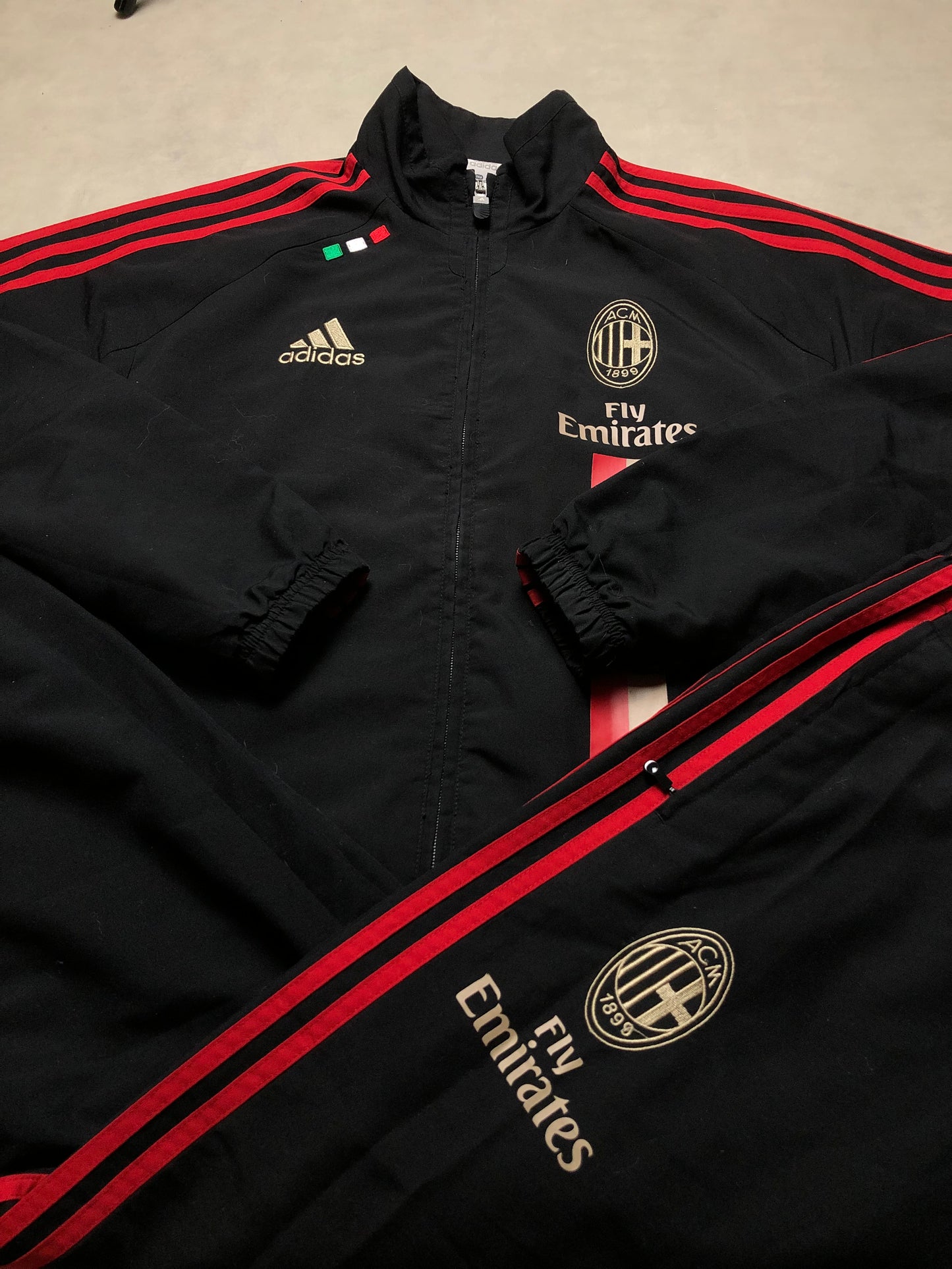 AC Milan Tracksuit Adidas S & M