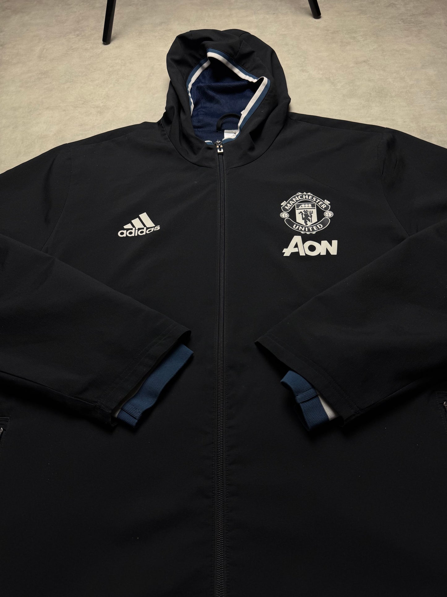 Manchester United Trackjacket Adidas XL