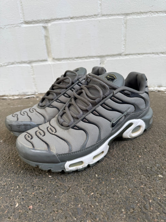 Nike TN OG Dark Stucco Schuhe 40,5